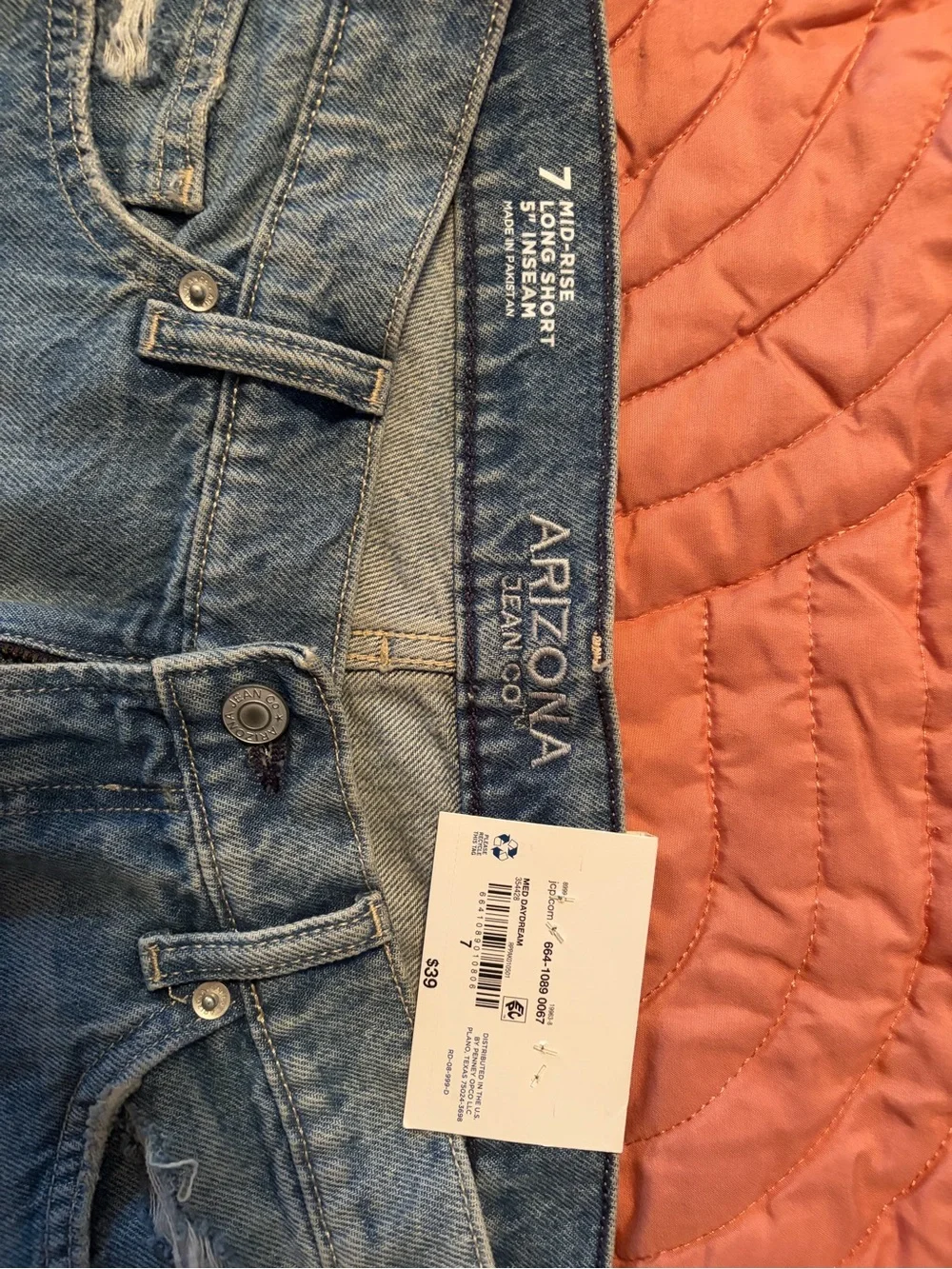 Arizona Jean Co Distressed Denim Long Shorts Size 7 NWT 5” Inseam